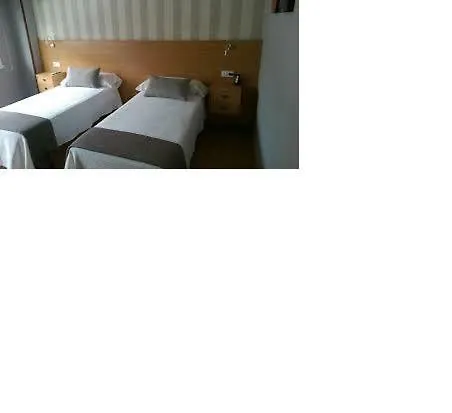 Guest house Hostal Crisol 2*